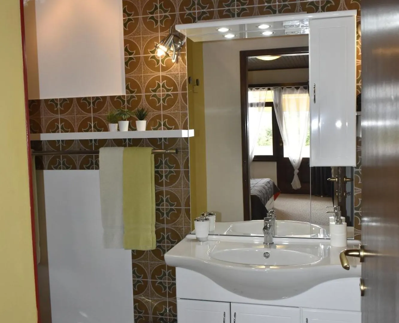 Guesthouse Ema Sukošan 3*,